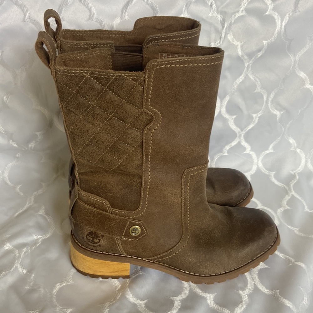 LIKE NEW Olive green leather waterproof boots